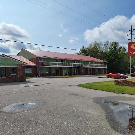 Econo Lodge Cadillac By Choice Экстерьер фото