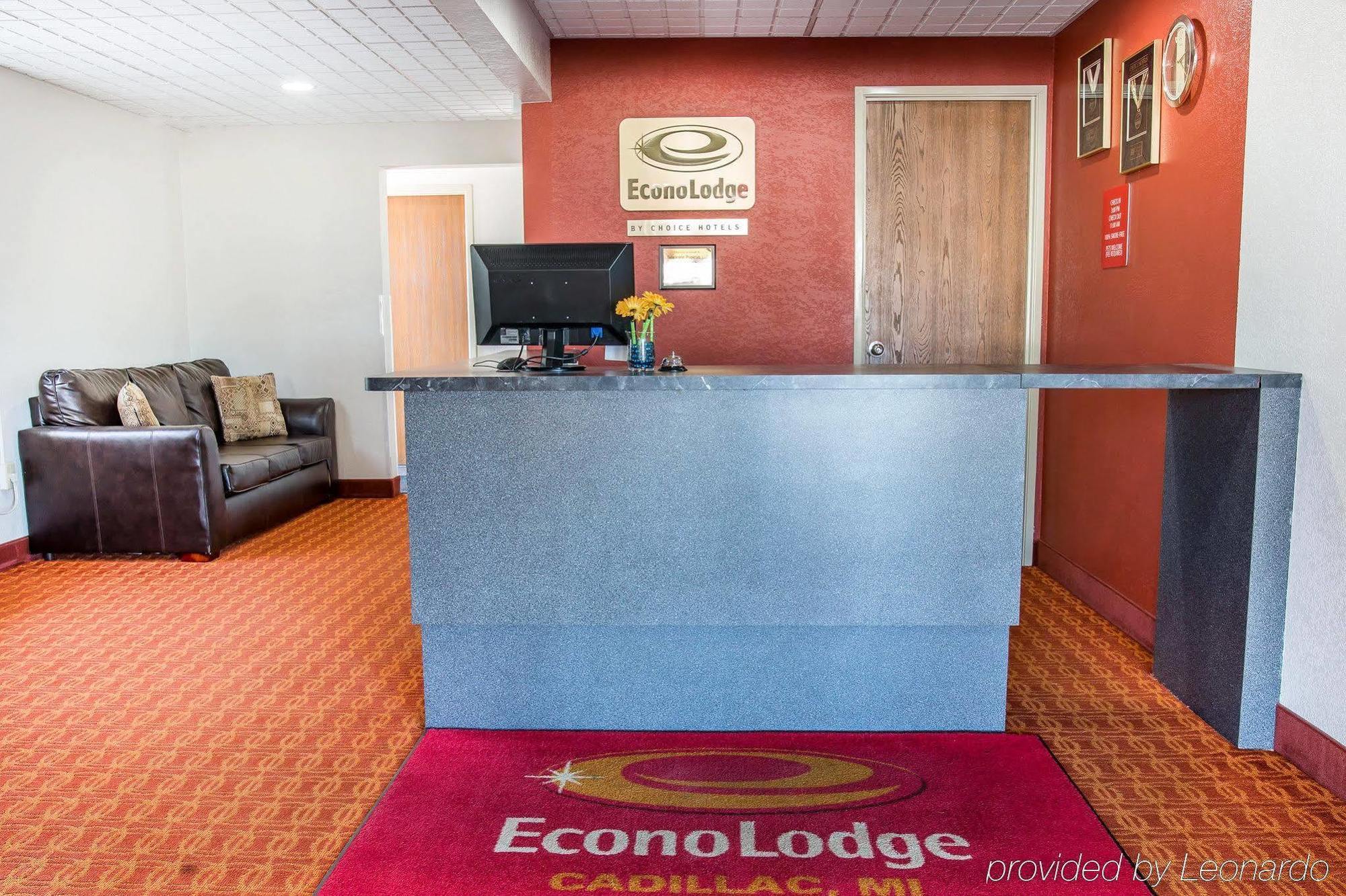 Econo Lodge Cadillac By Choice Экстерьер фото